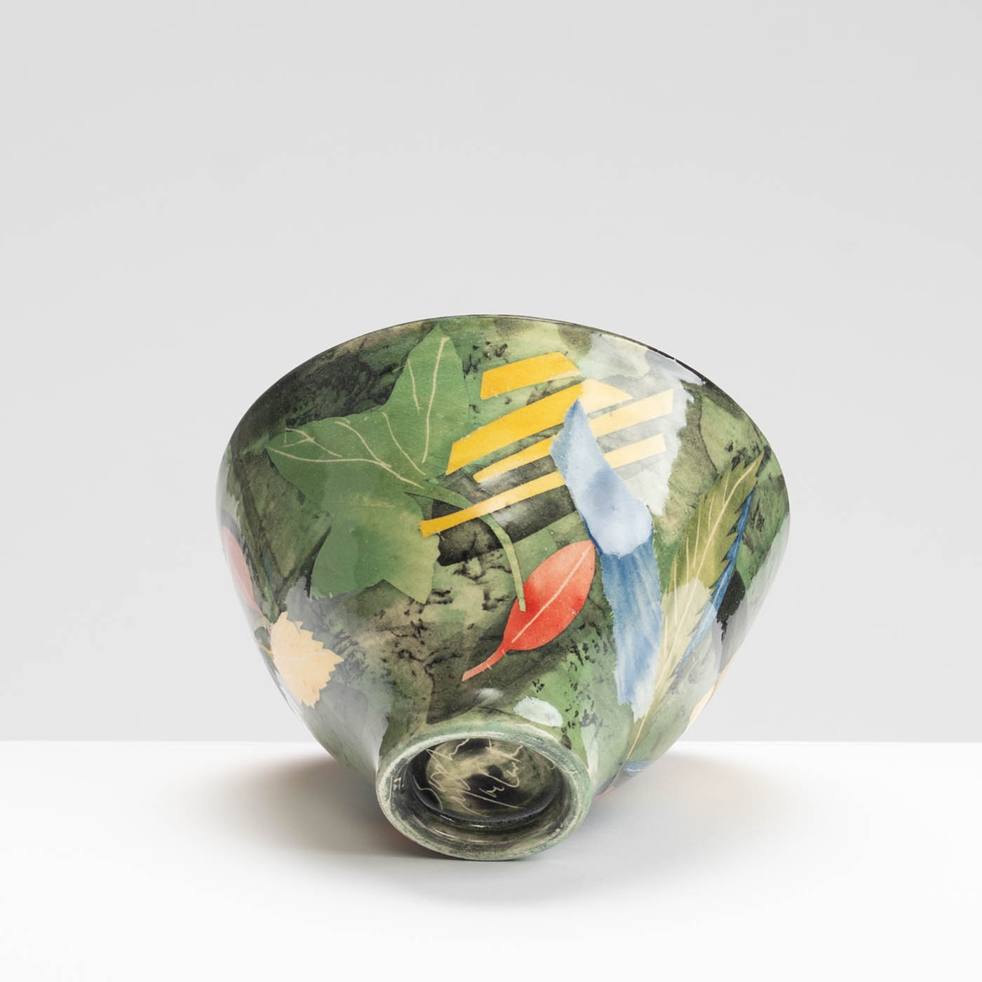SM242Y1044 Small Deep Bowl - Green interior, leaves and stalks