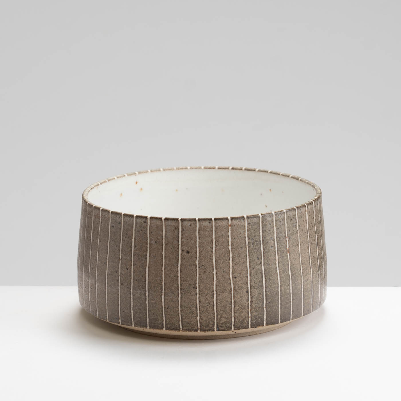 AP575Y66 Brown Stripy Medium Straight Sided Bowl