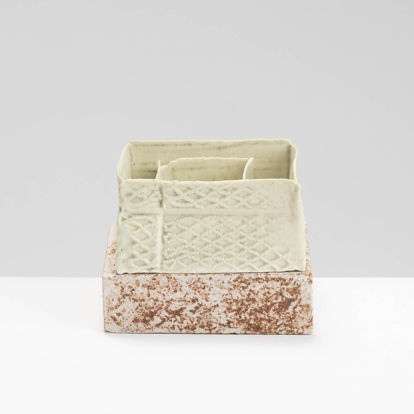 EP565Y7 Rusted Nesting Boxes