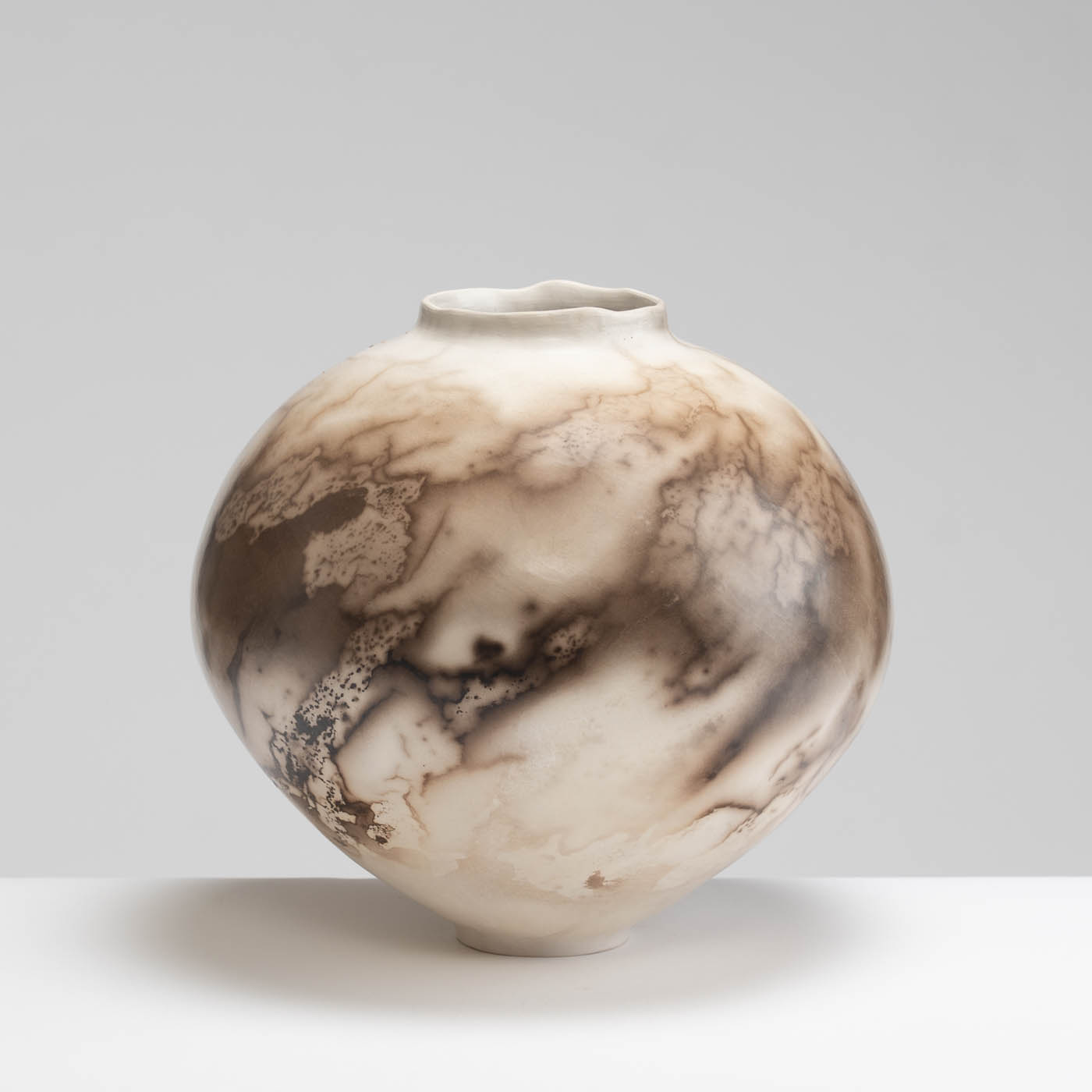 MG573Y54 Burnished Moon Jar