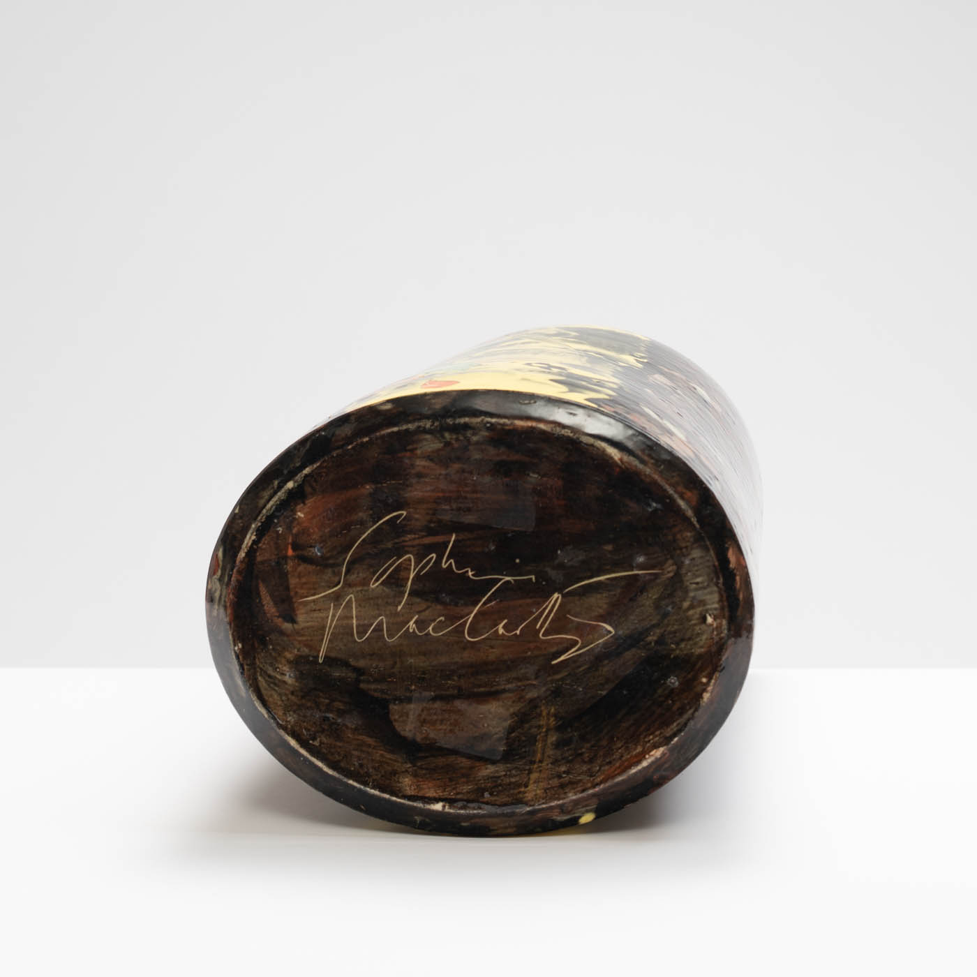 SM242Y1051 Extra Large Oval Vase - Leaves on tarmac, yellow line