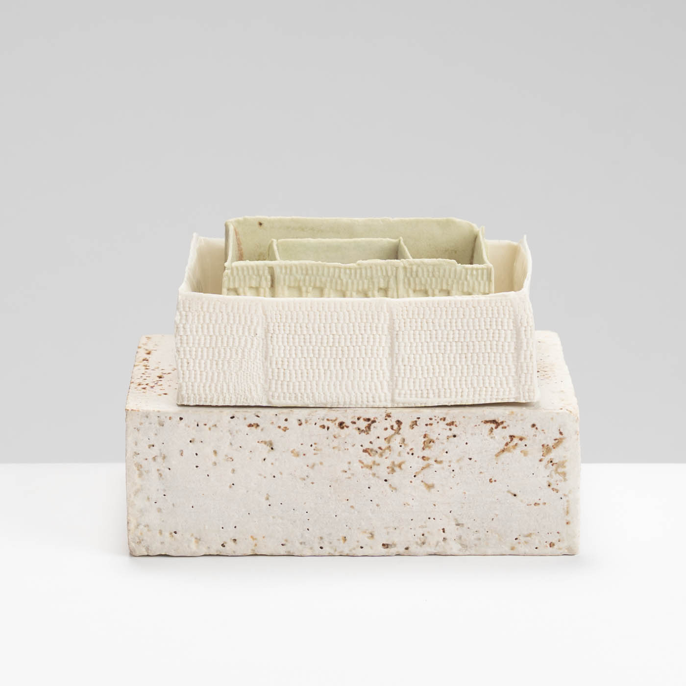 EP565Y6 Three Porcelain Nesting Boxes