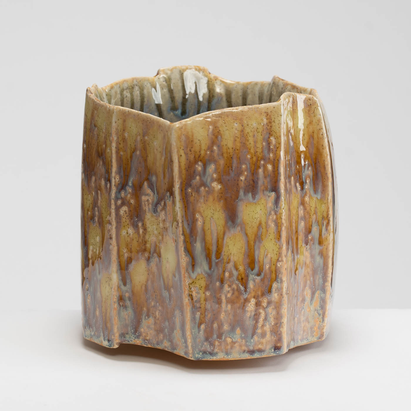 PB161X684 Faceted Yellow/Brown Vessel
