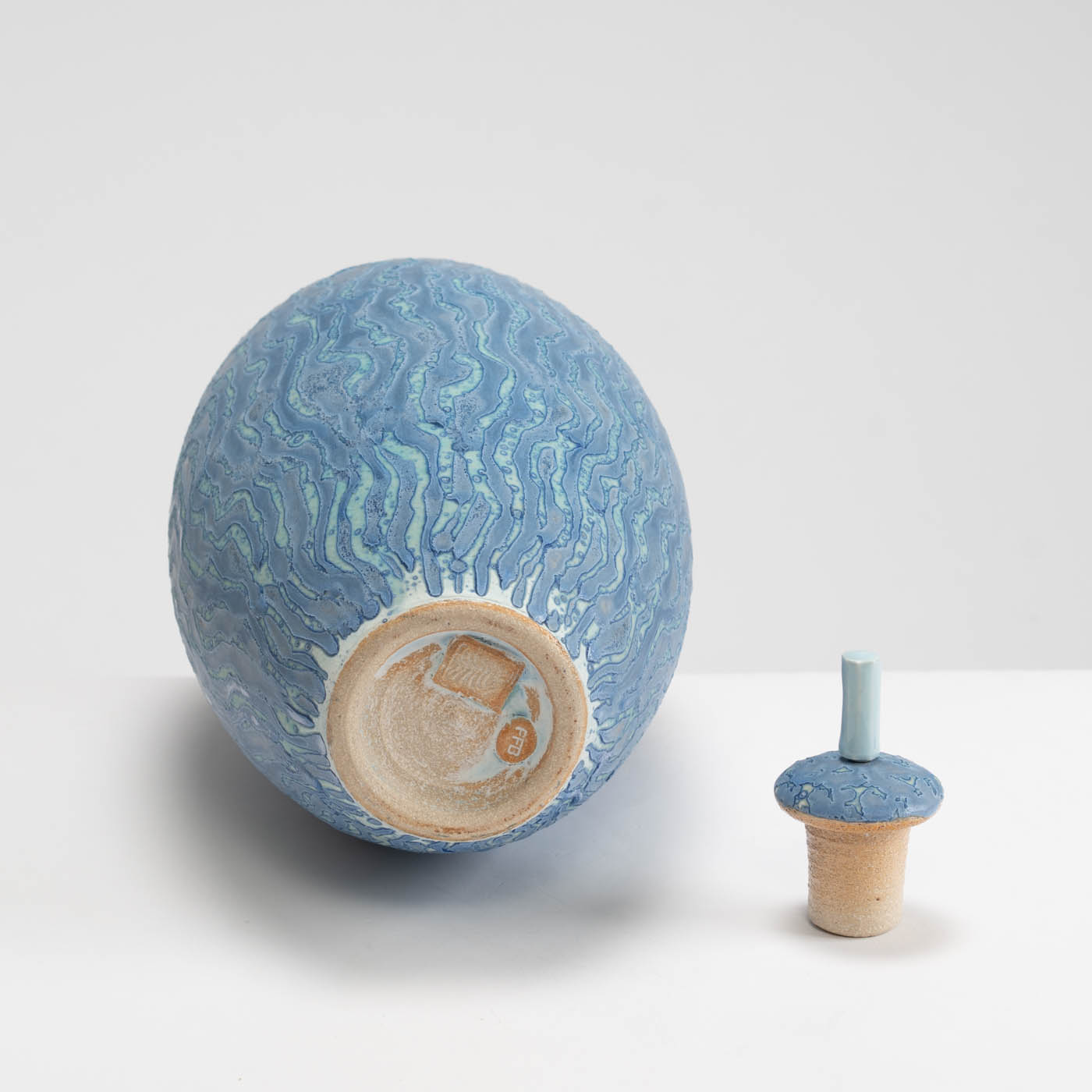 PB161X728 Pale Blue Lidded Vessel