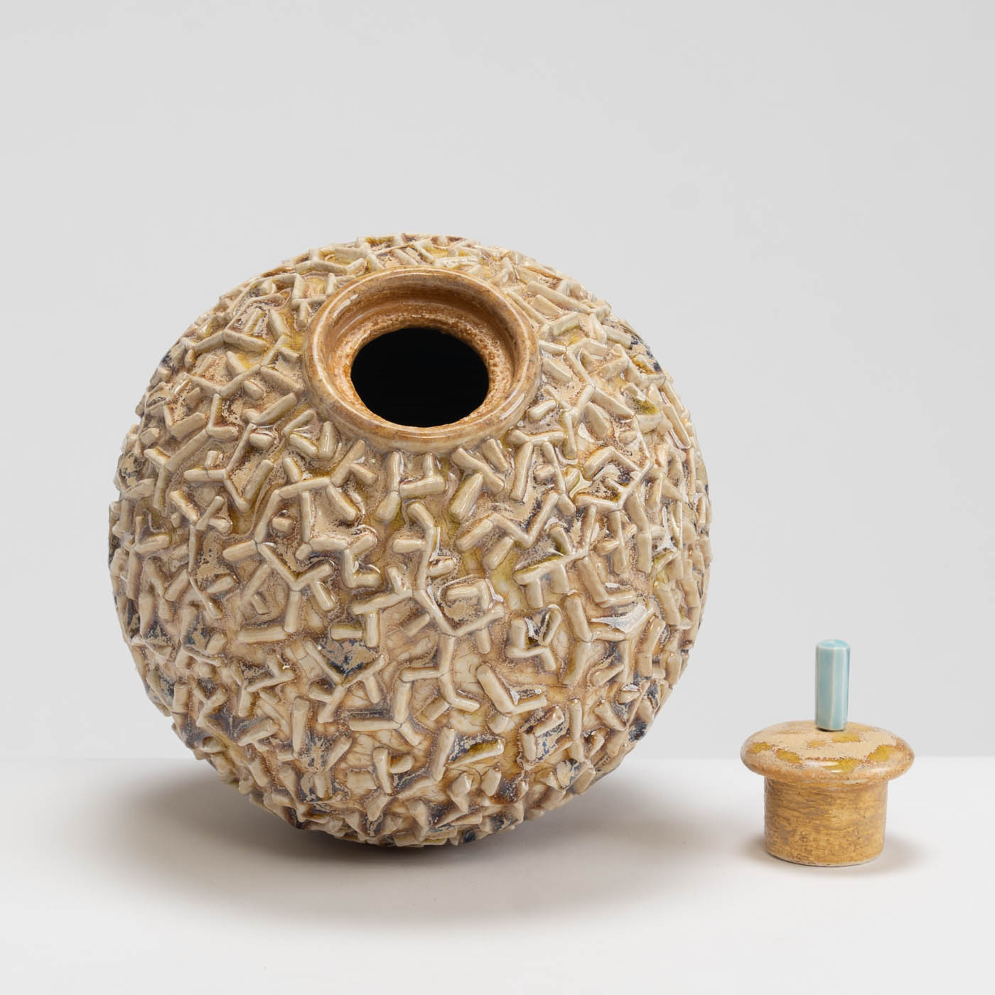 PB161X687 Lidded Jar with Applied Texture