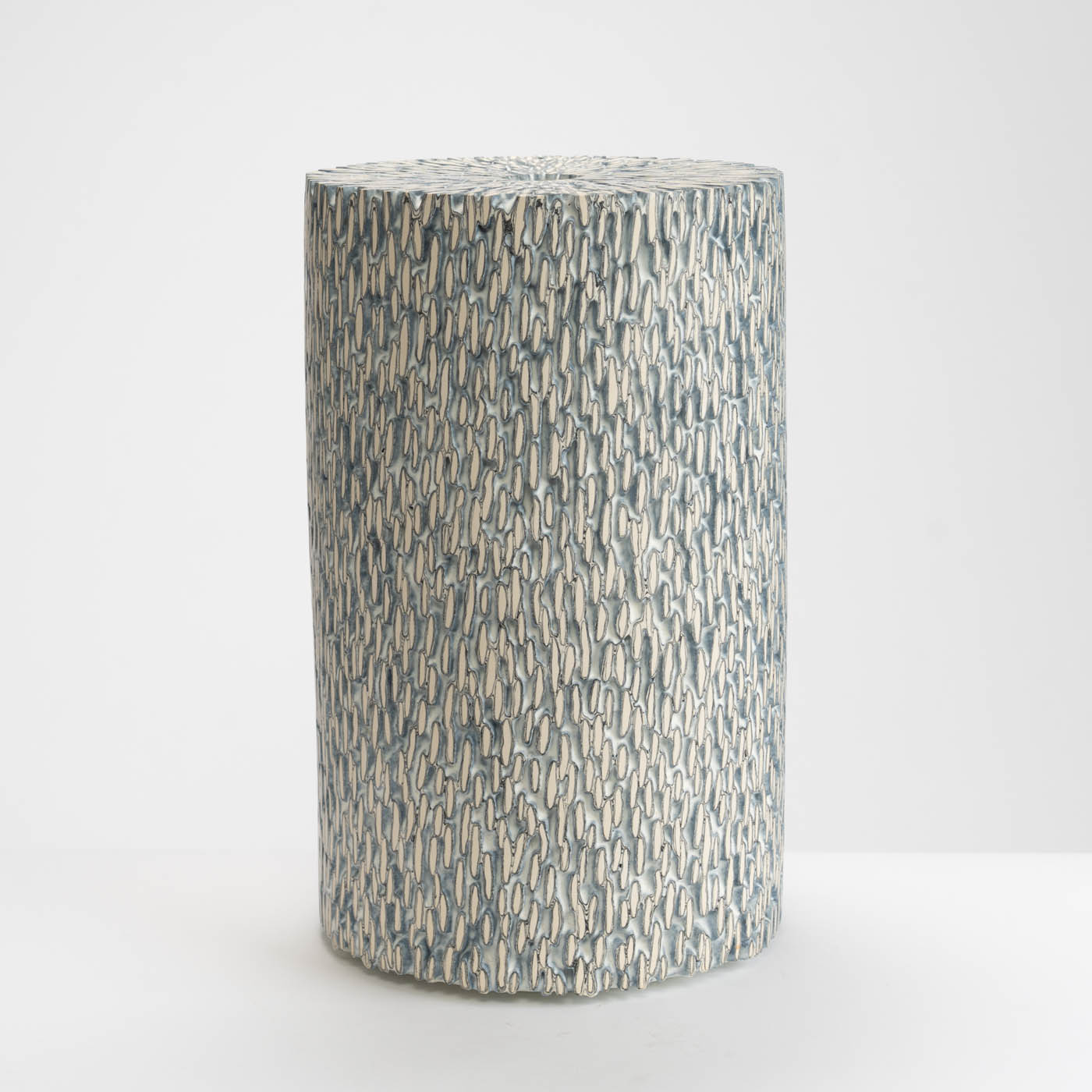 PB161X731 Black and White Ground Vessel