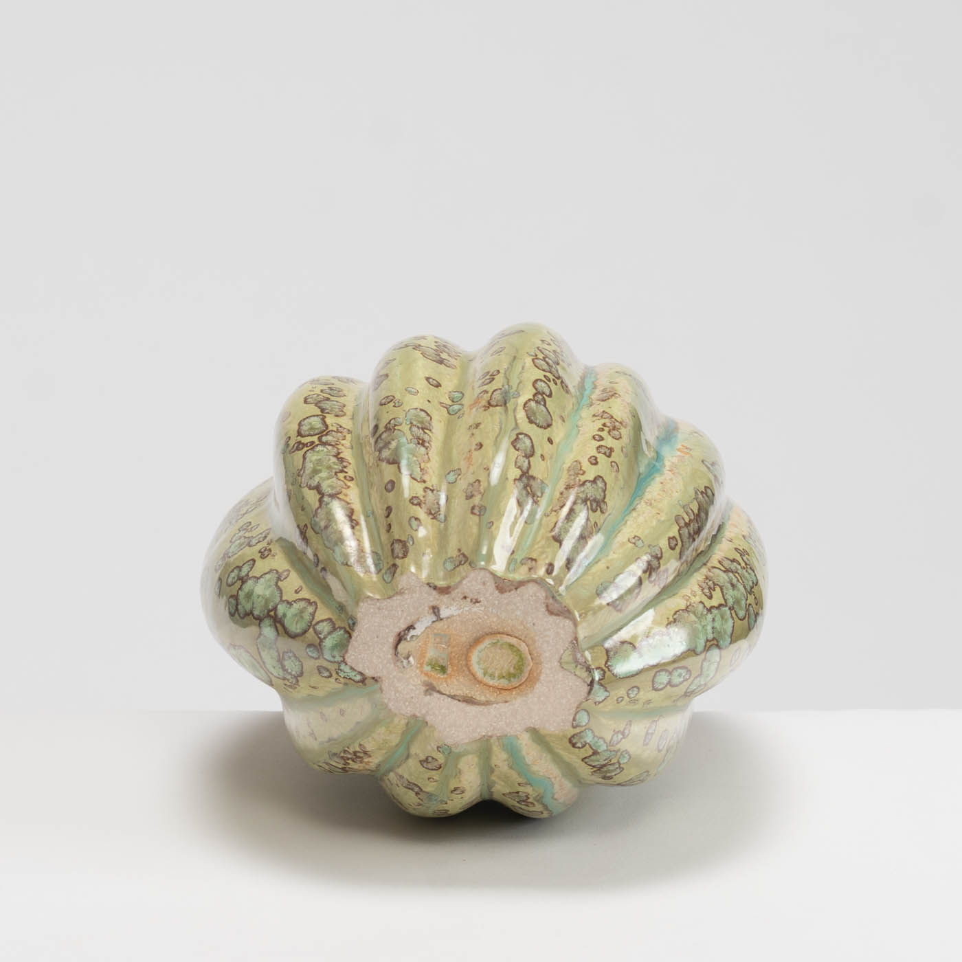 PB161X690 Wavy Vessel with Crystals