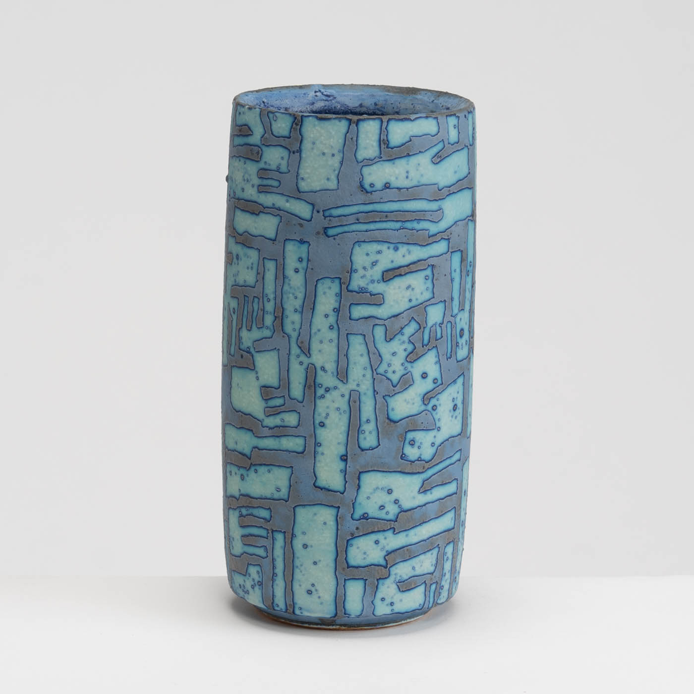 PB161X695 Dark Blue Cylinder Vessel