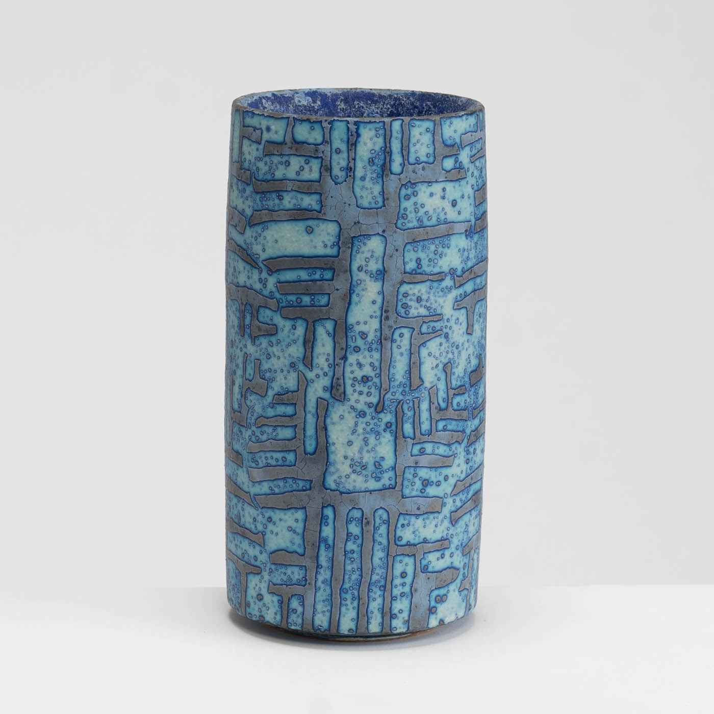 PB161X696 Dark Blue Cylinder Vessel