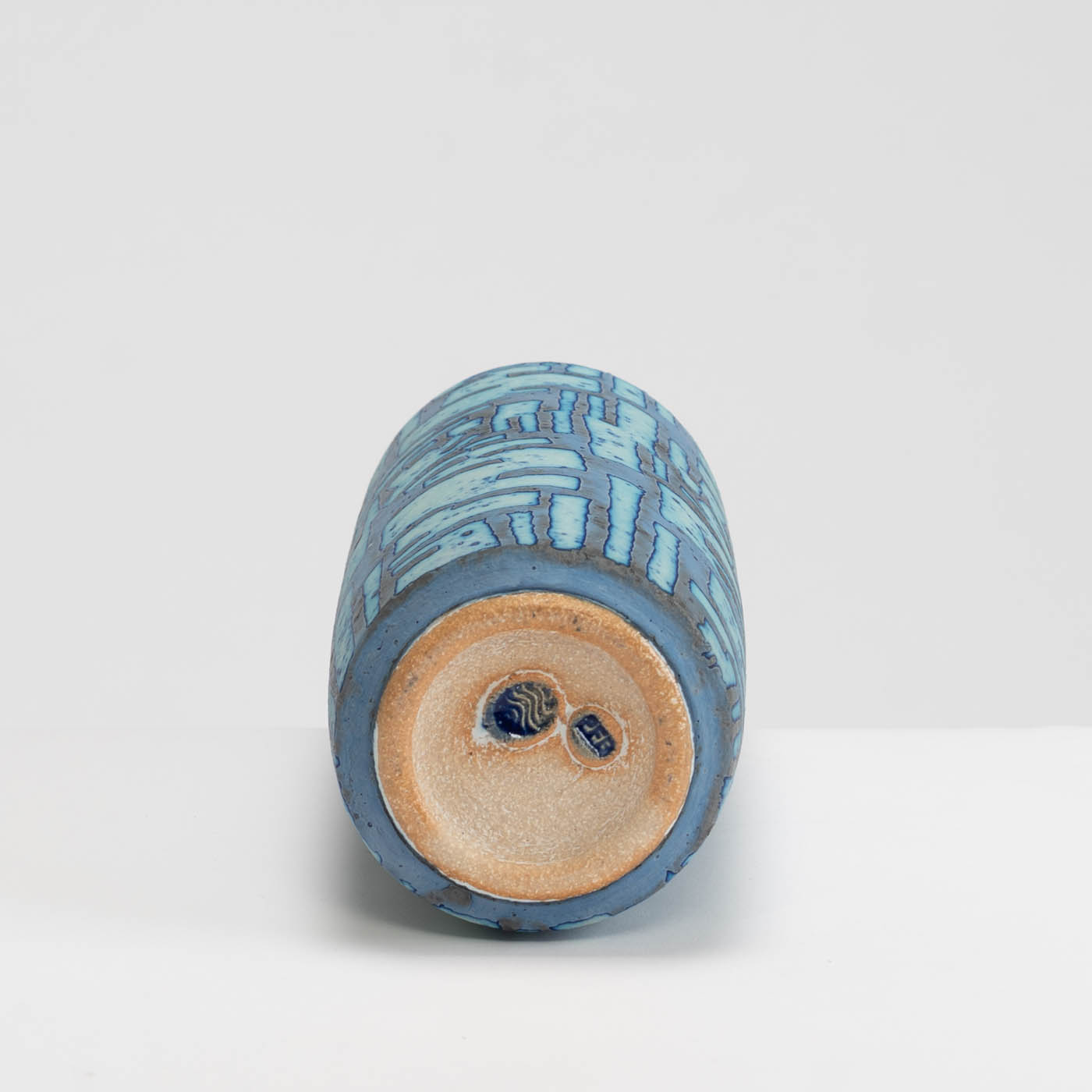 PB161X695 Dark Blue Cylinder Vessel