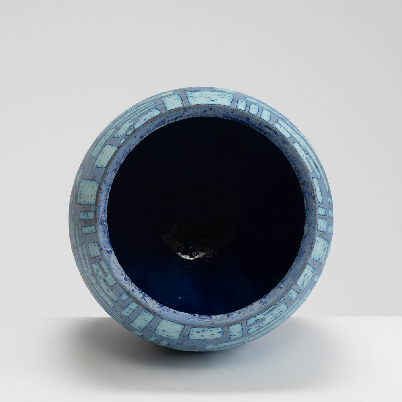 PB161X688 Dark Blue Open Vessel