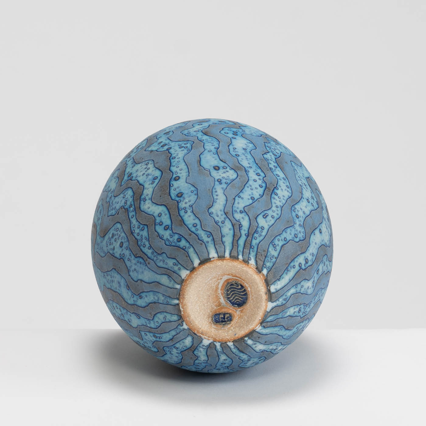 PB161X689 Dark Blue Vessel