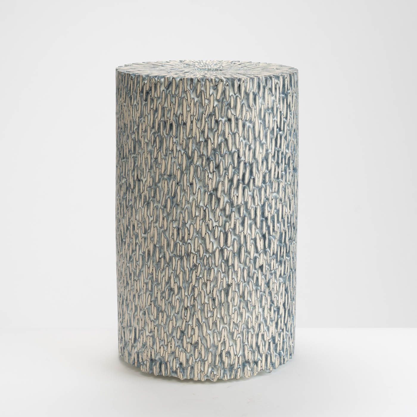 PB161X731 Black and White Ground Vessel