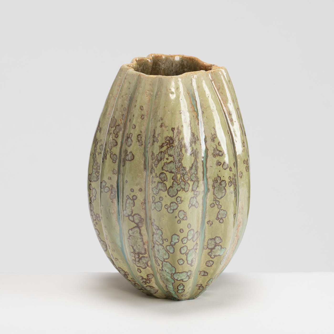 PB161X690 Wavy Vessel with Crystals