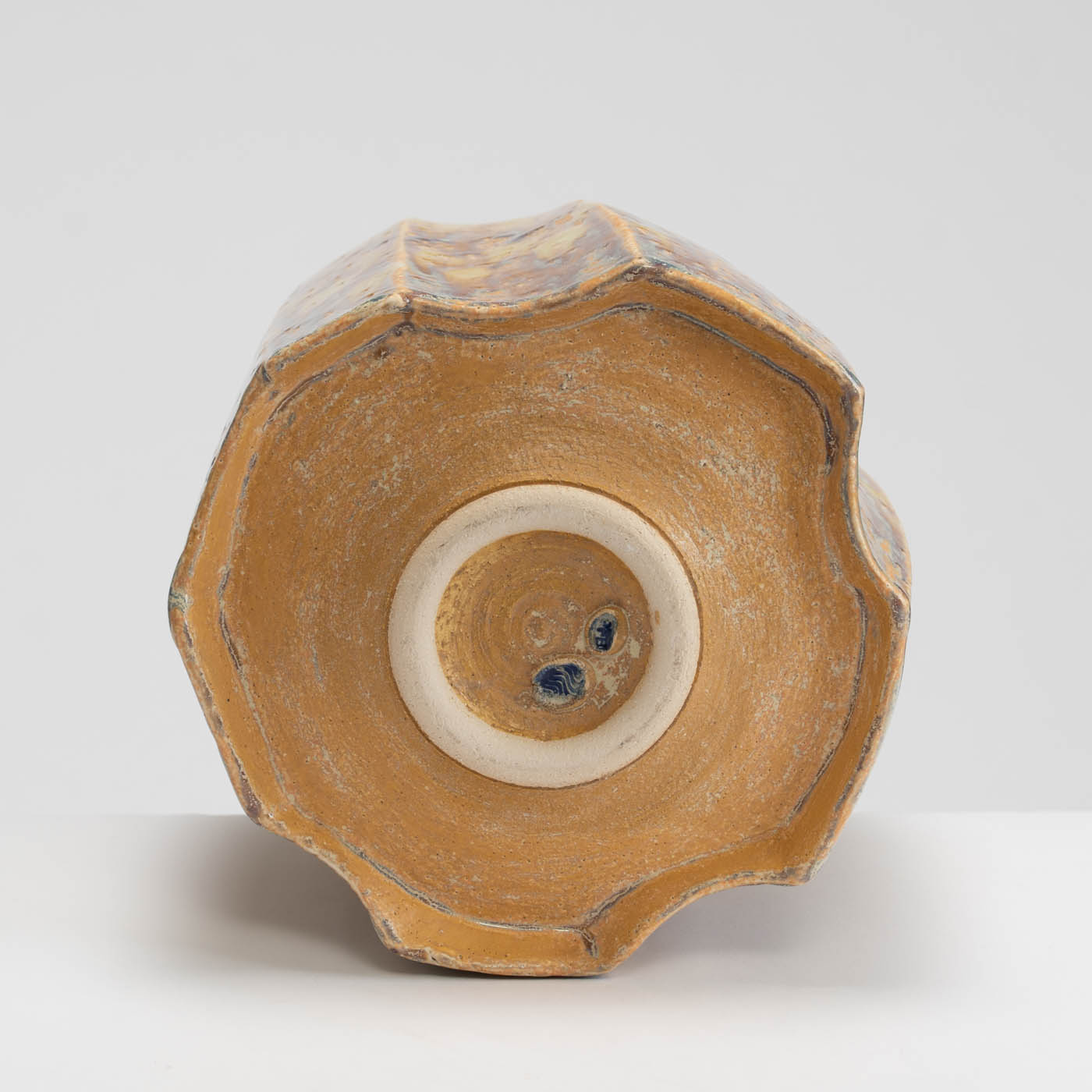 PB161X684 Faceted Yellow/Brown Vessel