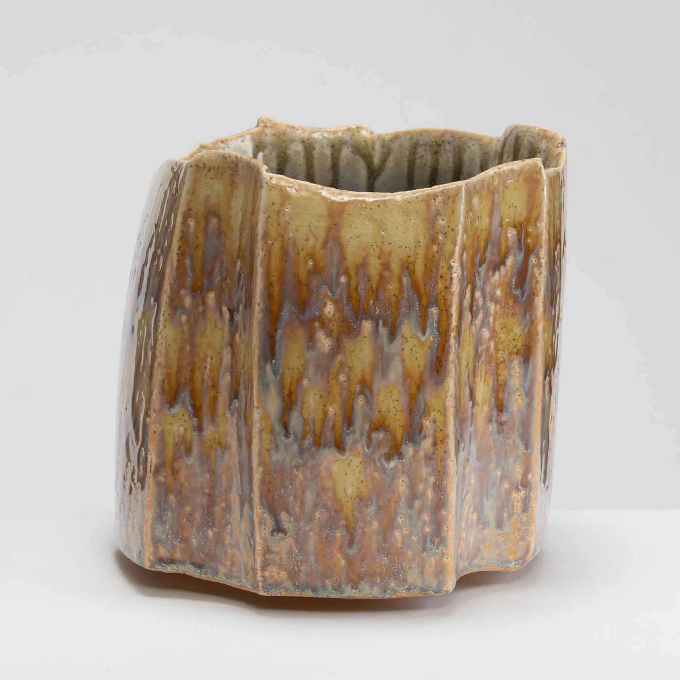 PB161X684 Faceted Yellow/Brown Vessel