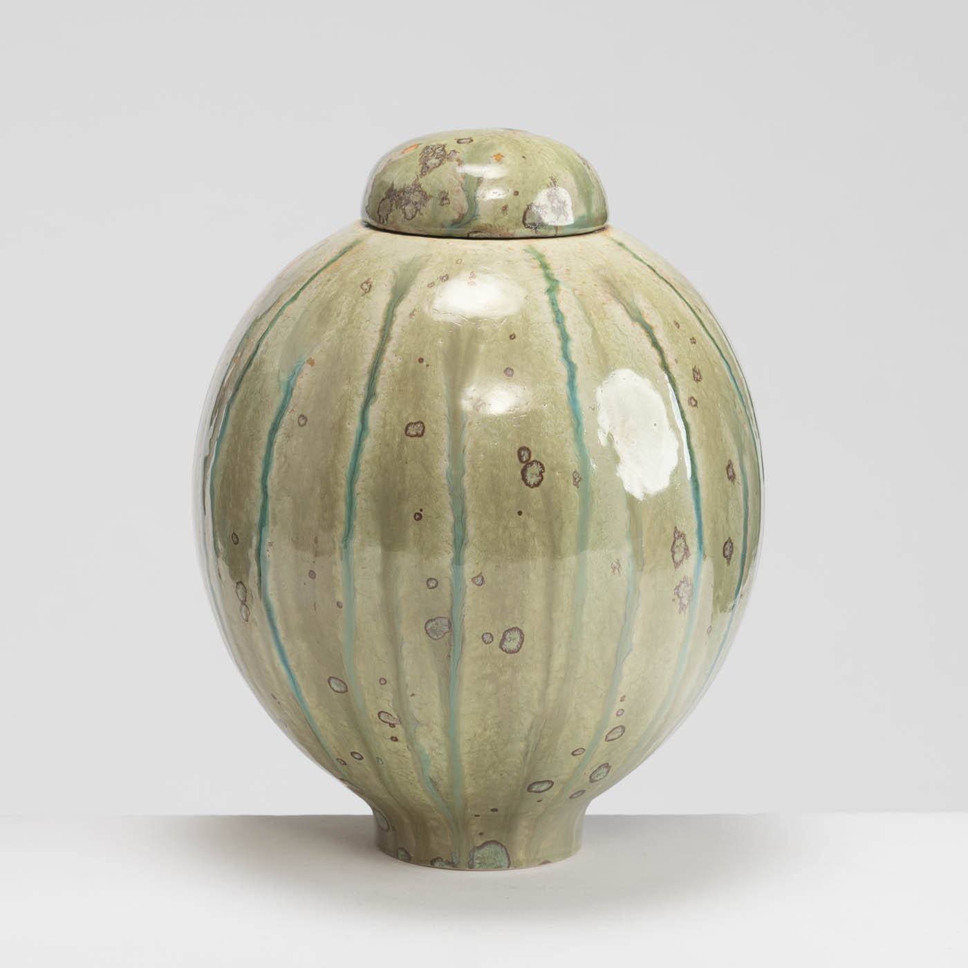 PB161X730 Pale Green Lidded Jar