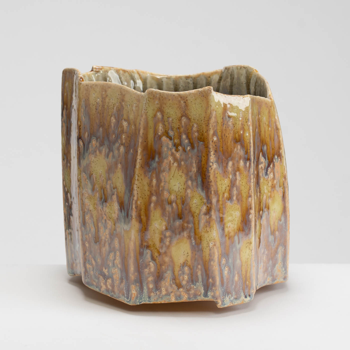 PB161X684 Faceted Yellow/Brown Vessel