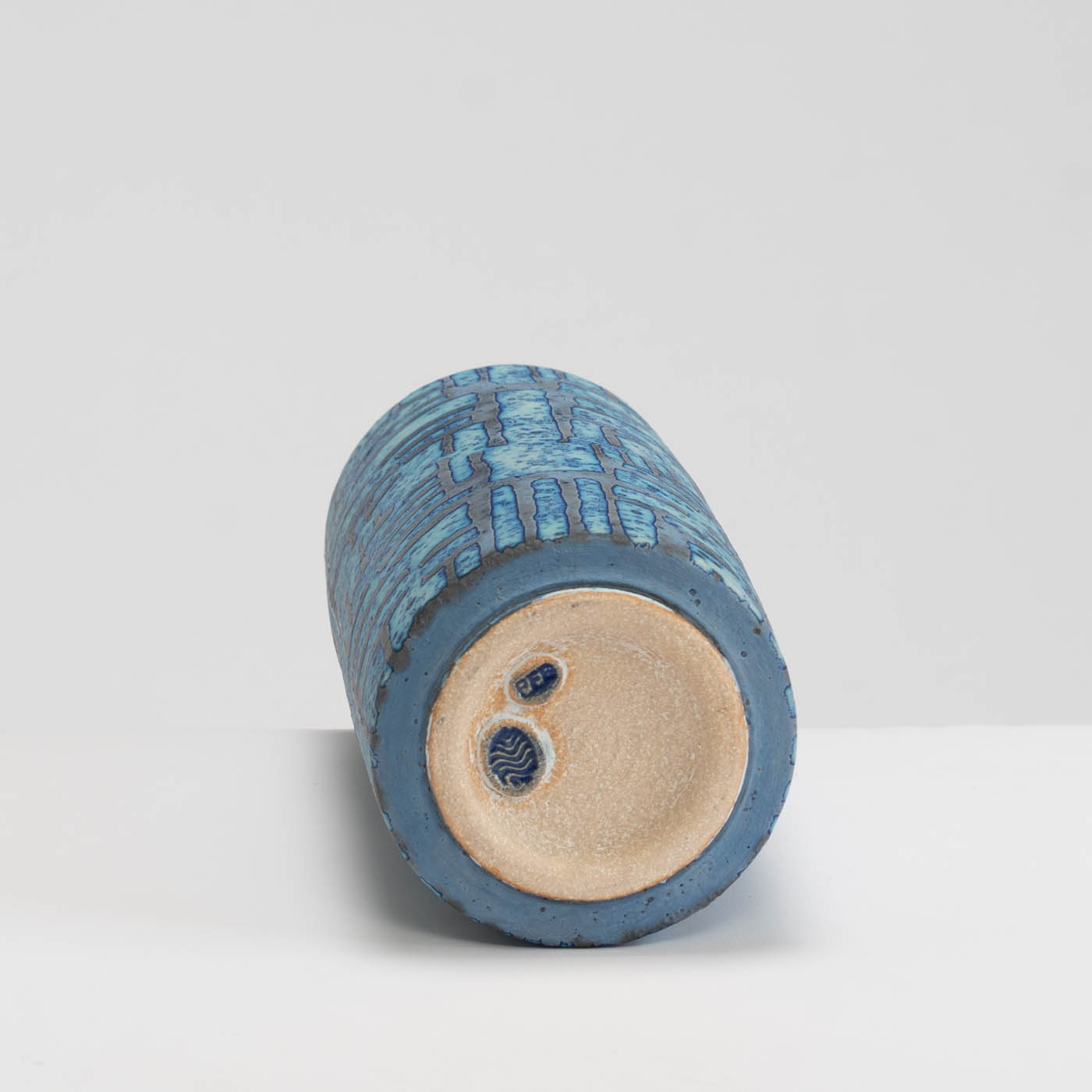PB161X696 Dark Blue Cylinder Vessel