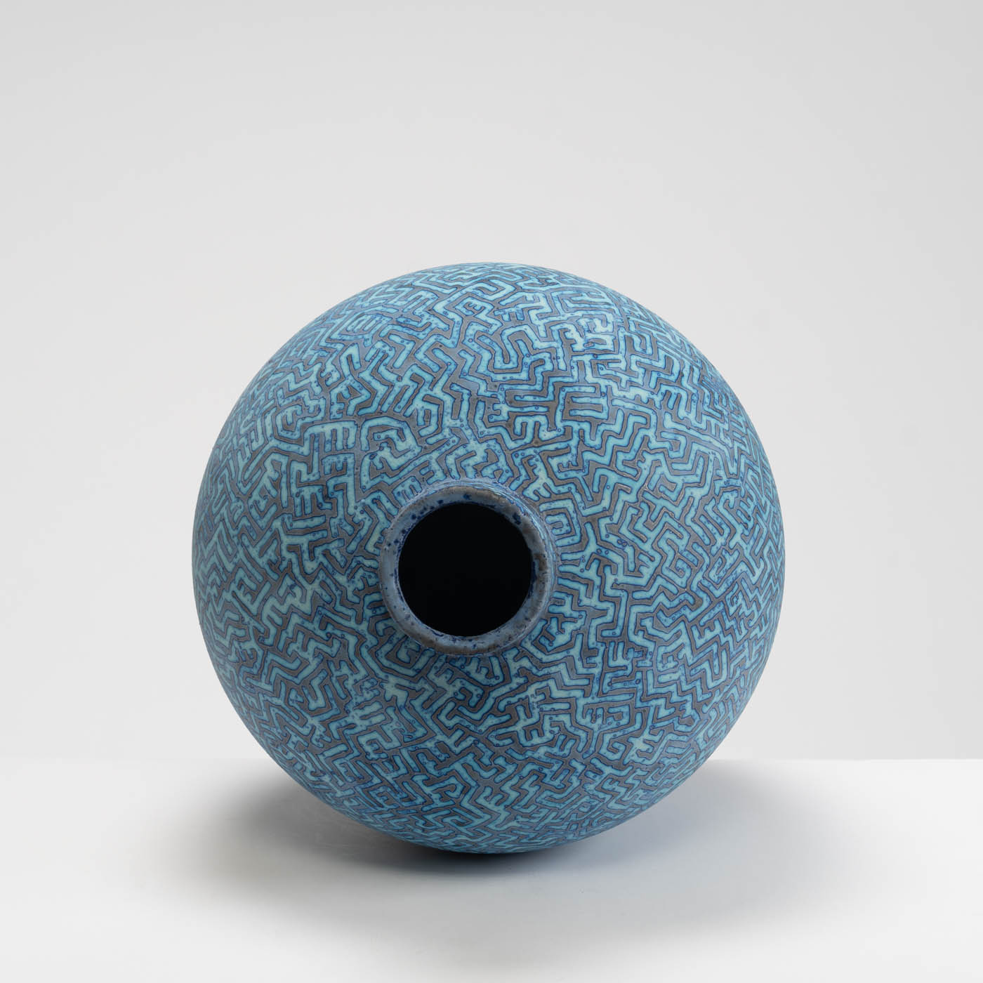 PB161X712 Large Dark Blue Vessel