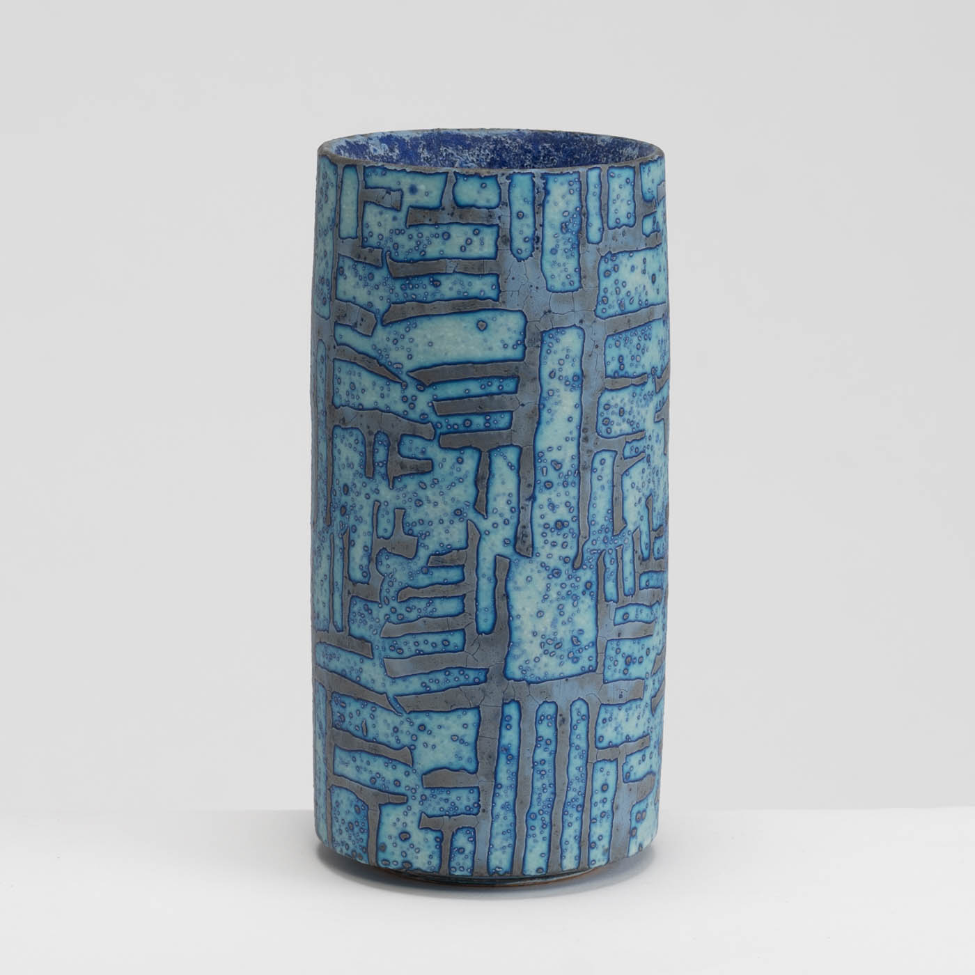 PB161X696 Dark Blue Cylinder Vessel