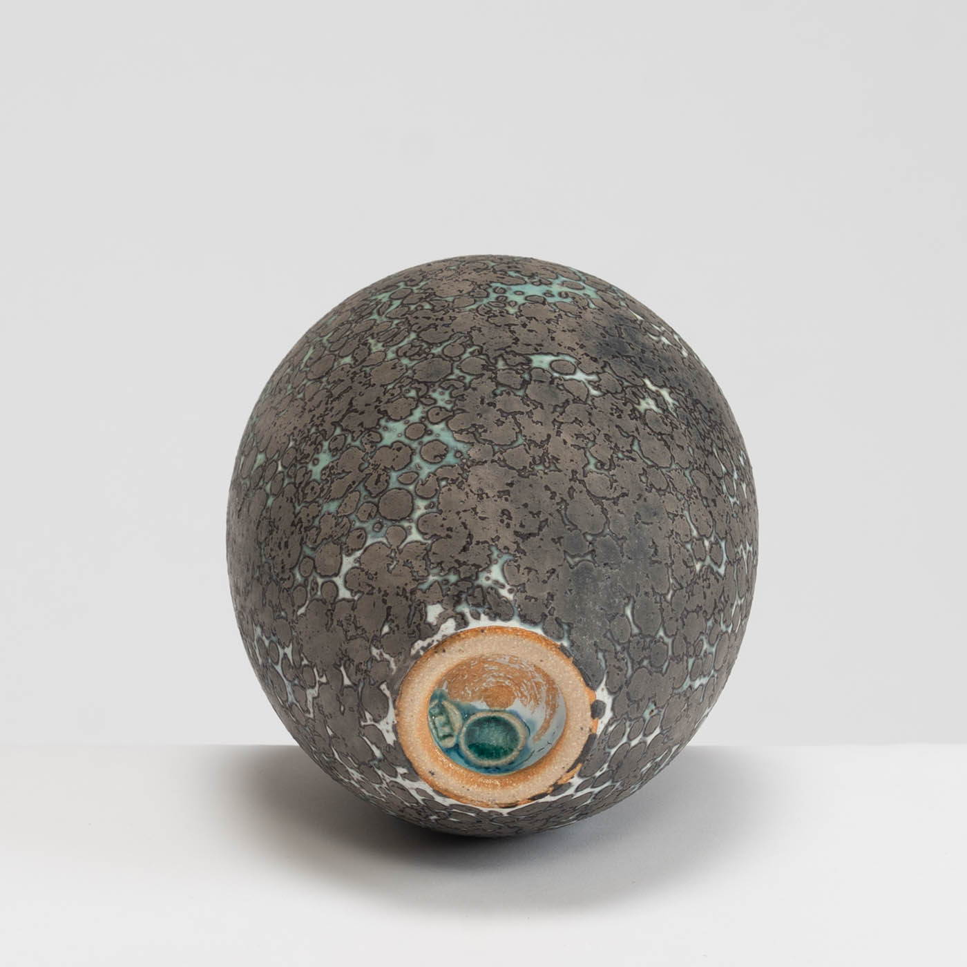 PB161X691 Dark Brown Vessel