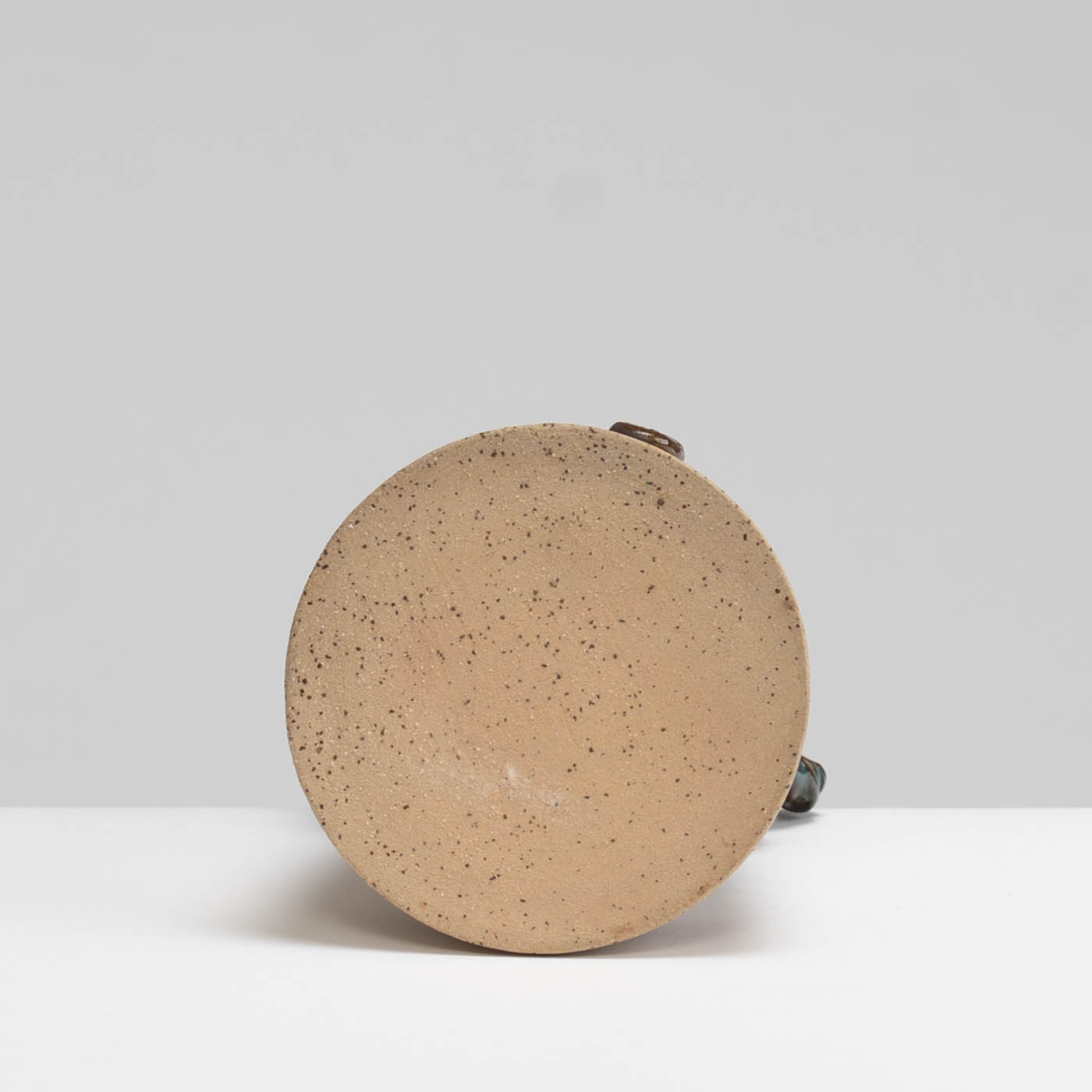 LMS469Y95 Indignant Tank Top Handled Vase