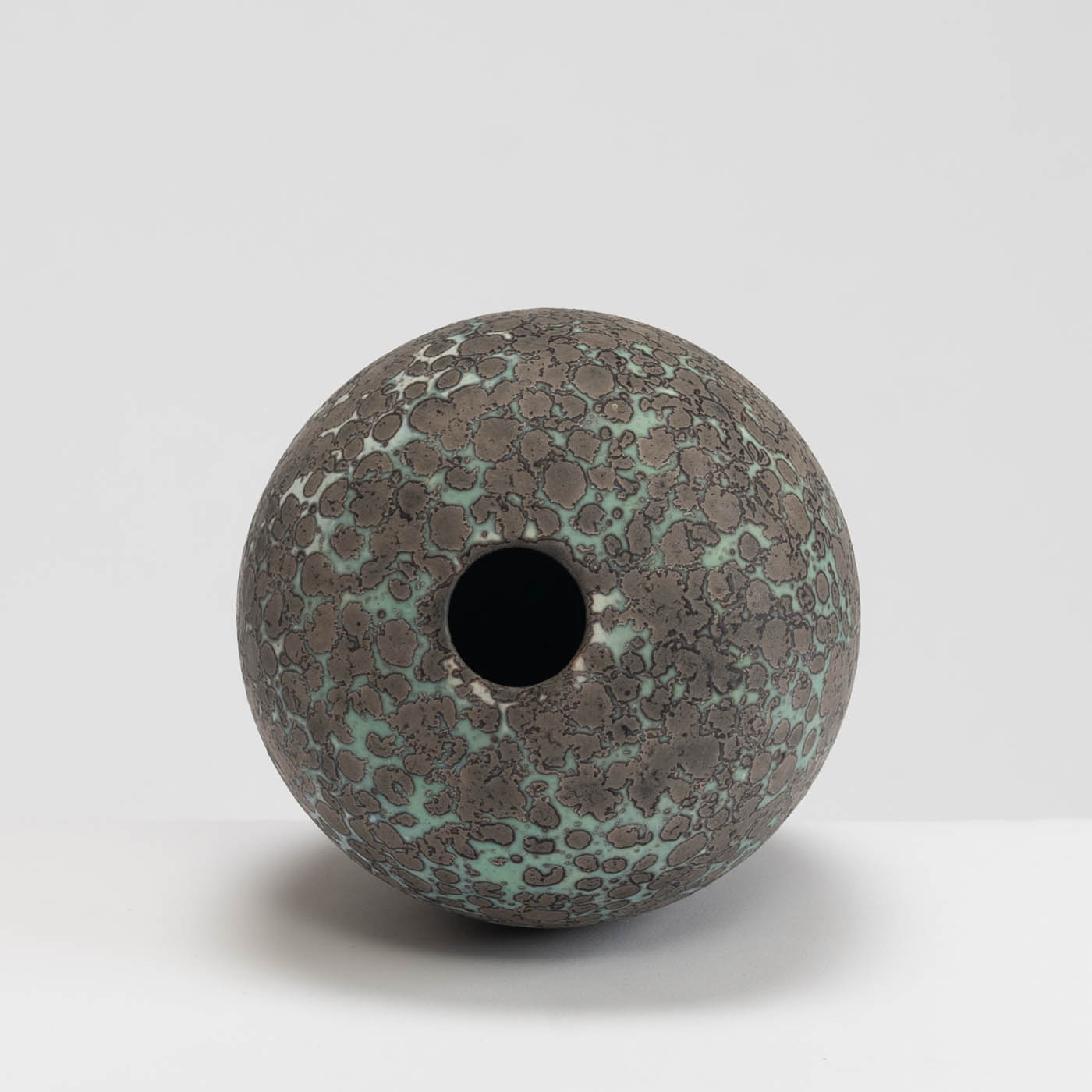 PB161X691 Dark Brown Vessel