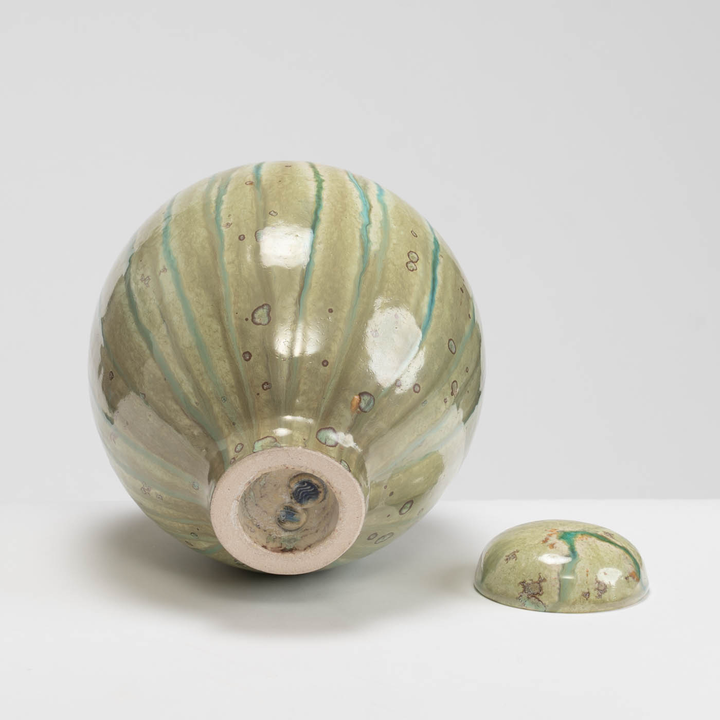PB161X730 Pale Green Lidded Jar
