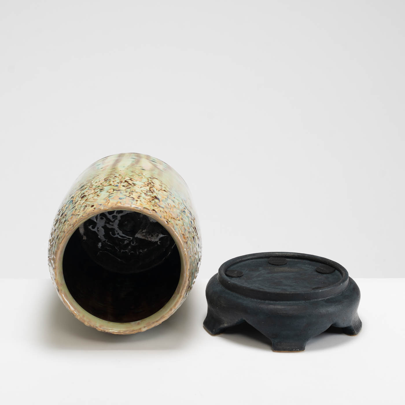 PB161X715 Porcelain Vessel