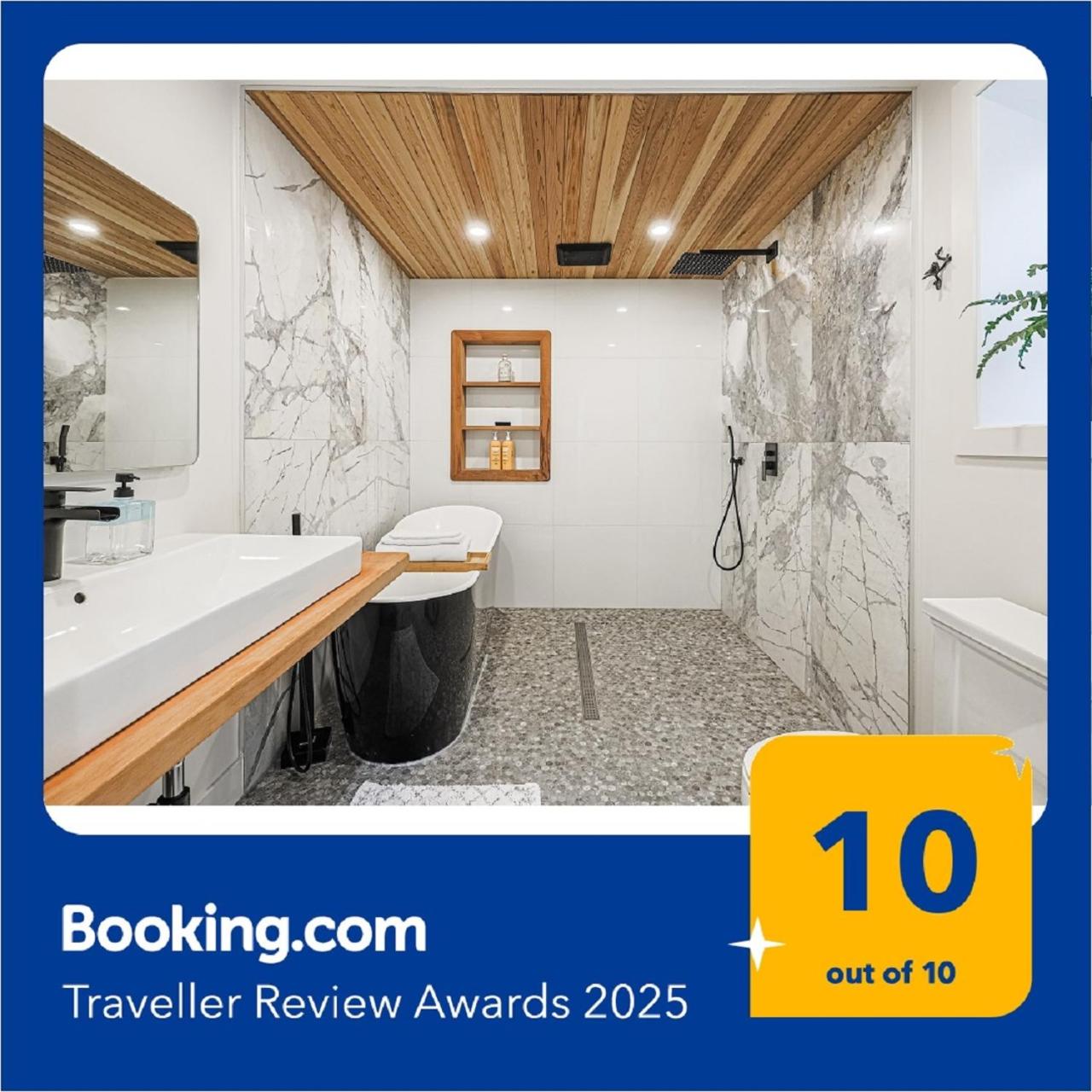 Downtown Oasis-2BR-Spa Bath-Pet Friendly