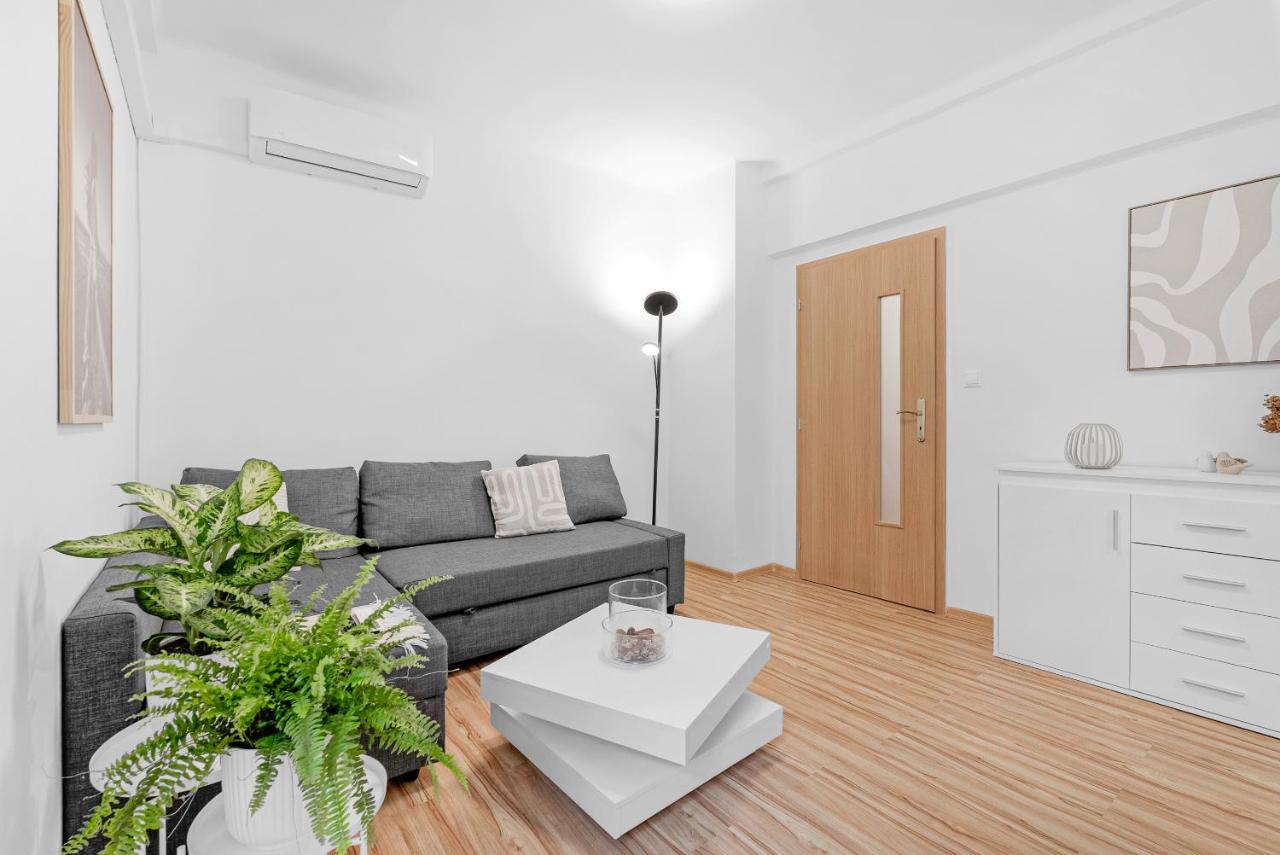 3Br Family apartment close to Bus station with AC