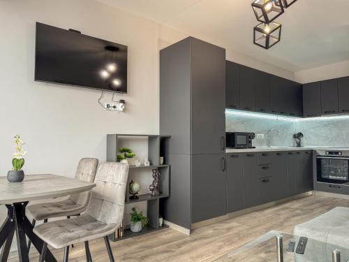One-Bedroom Central and Modern Apartment
