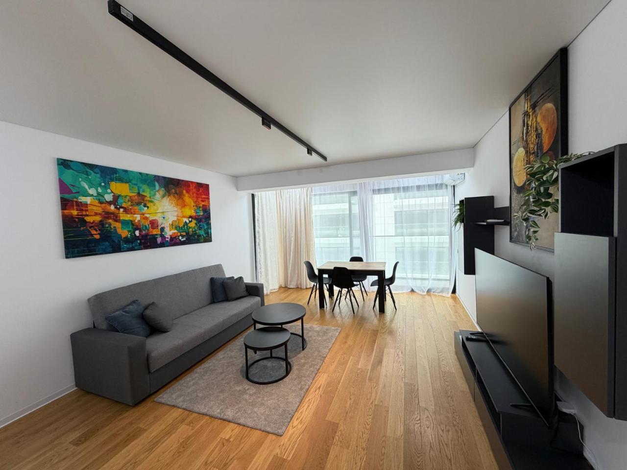 One-Bedroom Apartment with Sofa Bed and Balcony near Pipera Metro