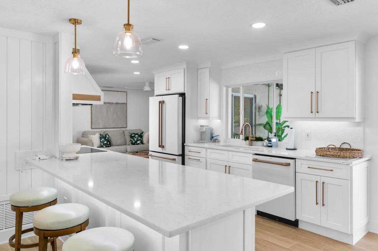 0.4 Mi Walk to Beach Dining | Heated Pool