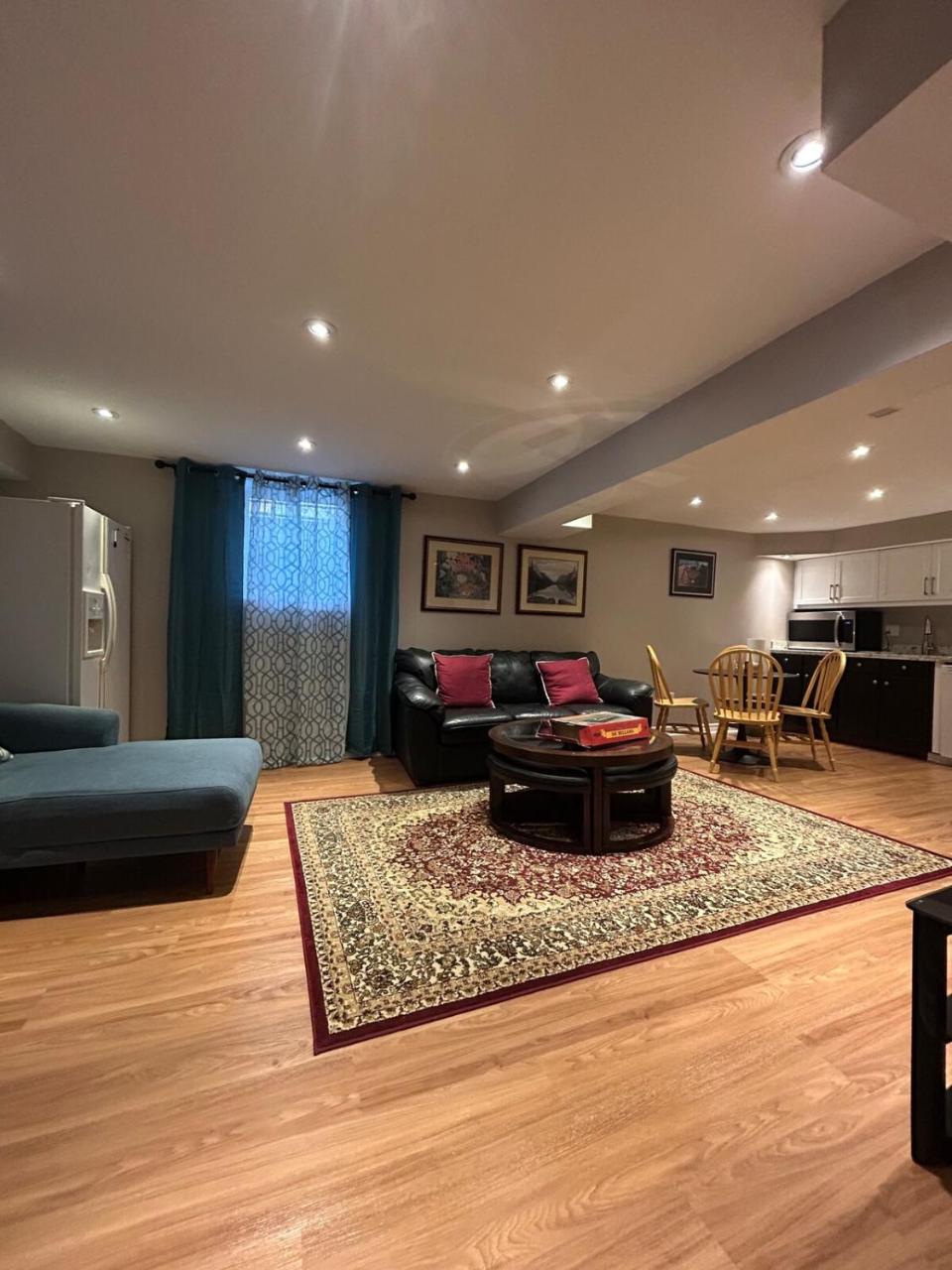 2 Bedroom 1 Bathroom Basement Suite