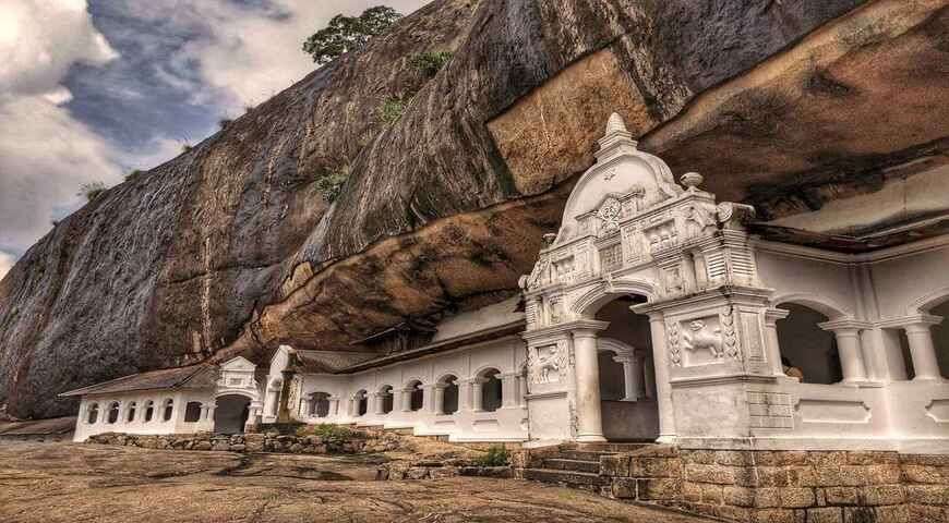 Dambulla Royal Cave Temple
