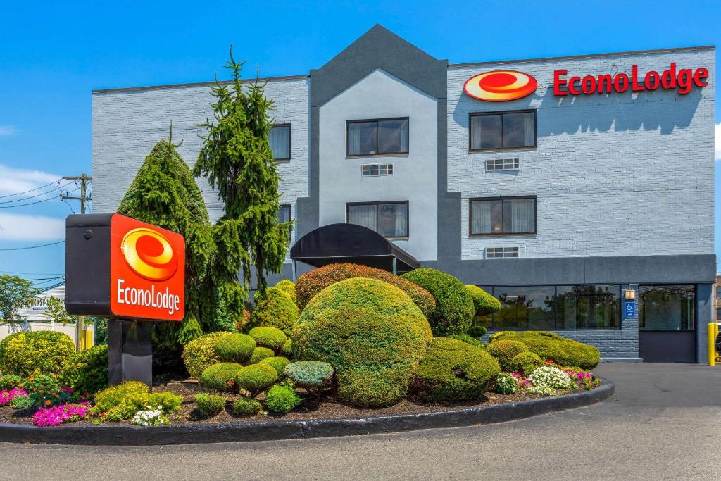 Image of  Econo Lodge Hicksville 
