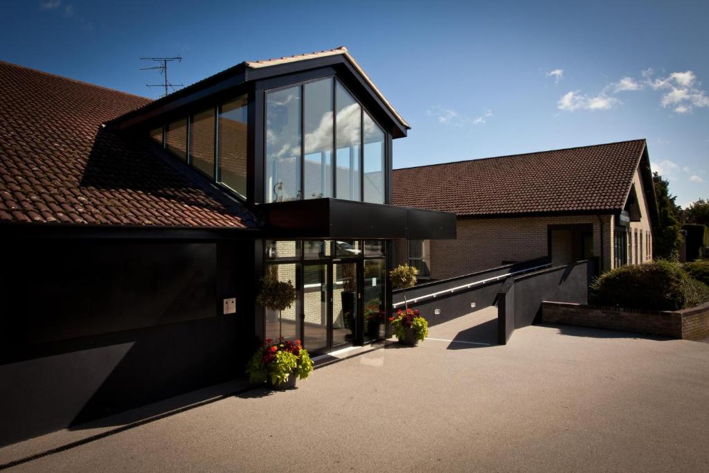 Image of  Gloucester Robinswood Hotel 