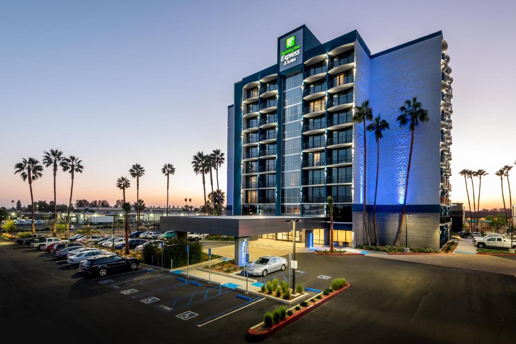 Image of  Holiday Inn Express & Suites 
