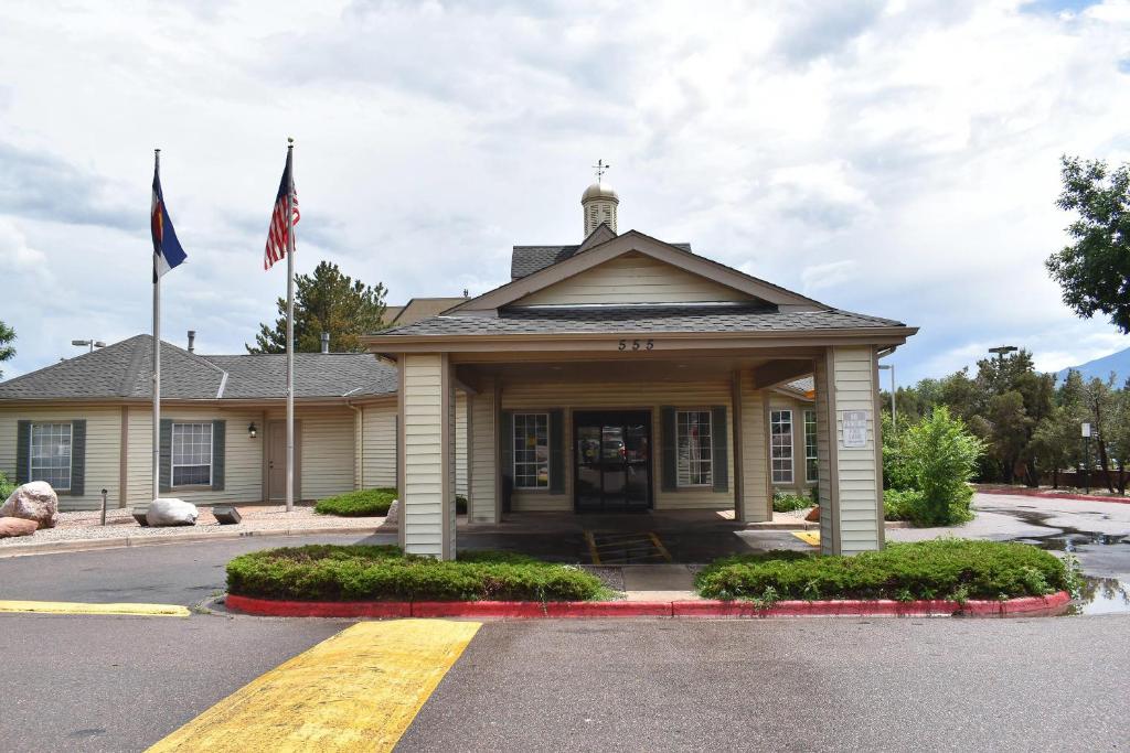 Image of  Quality Inn & Suites 