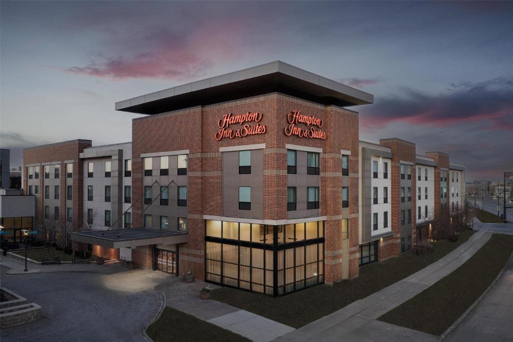 Image of Hampton Inn & Suites Omaha Downtown