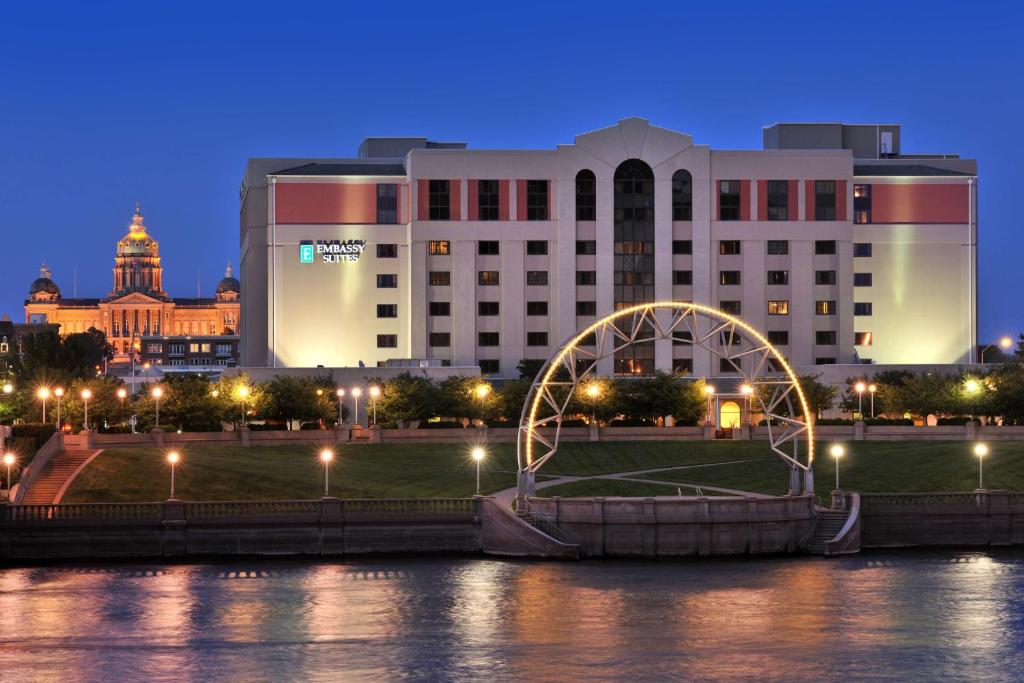 Image of  Embassy Suites Des Moines Downtown 