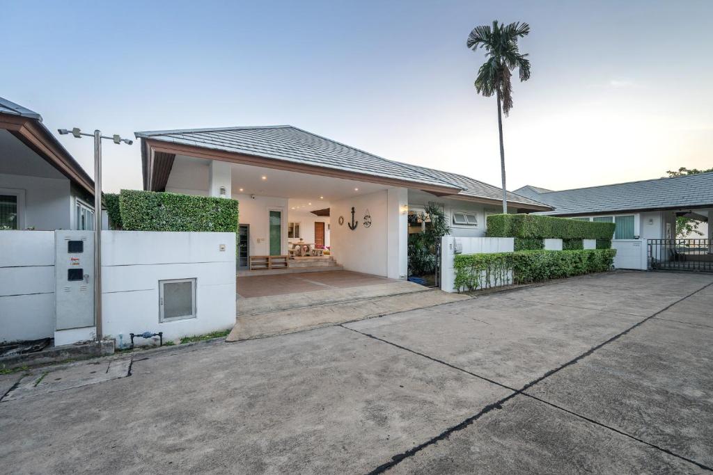 Image of Sorrento Pool Villa Bang Lamung Pattaya