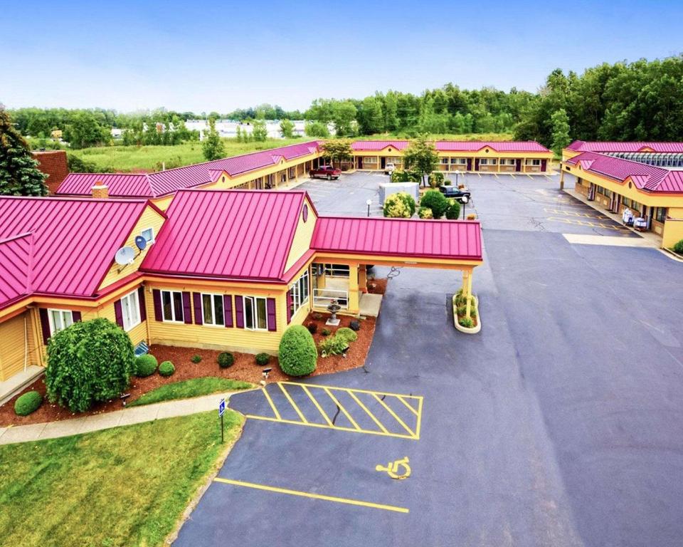 Image of  Amherst Inn & Suites 