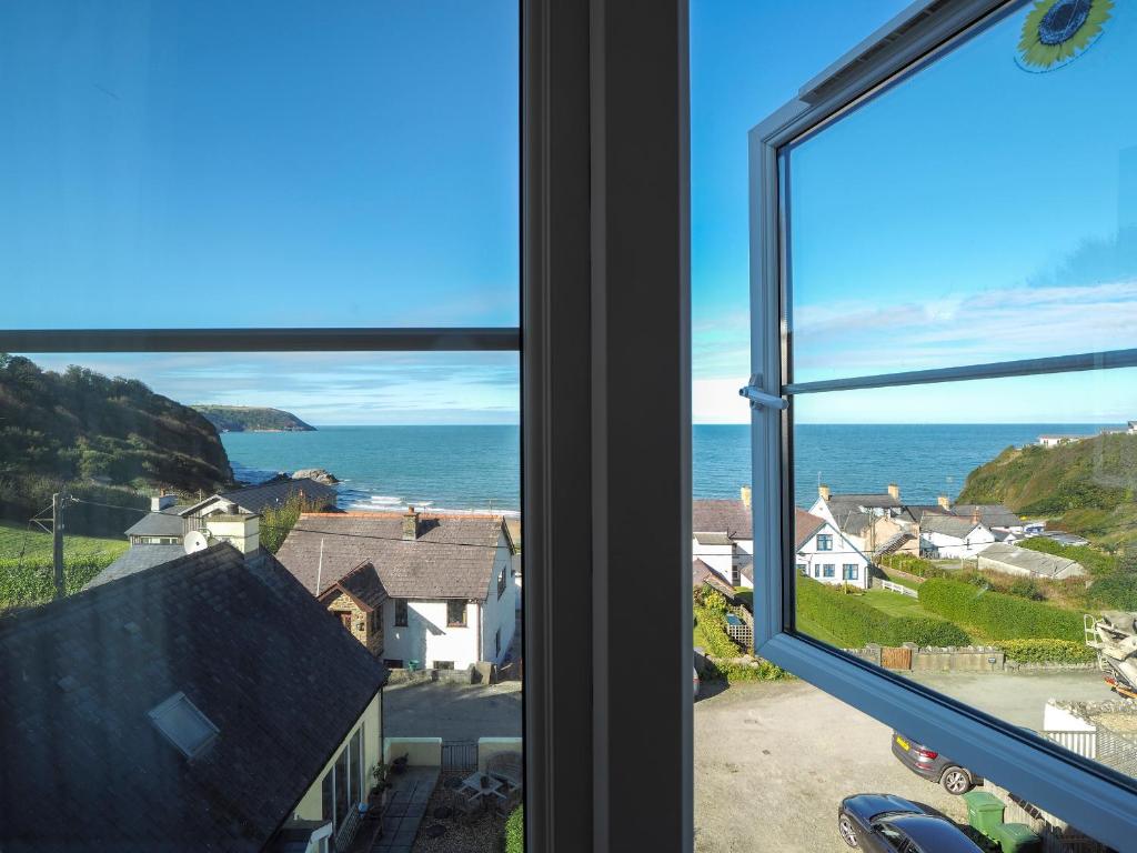 Image of  Golygfa Mor Tresaith 