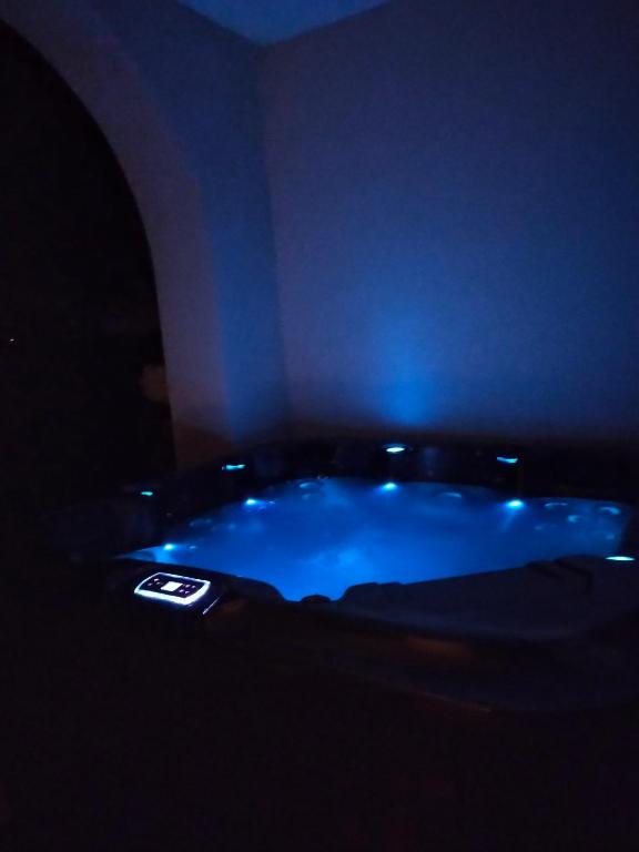 Image of  Reve De Panda Avec Sauna Et Jacuzzi Privatif 