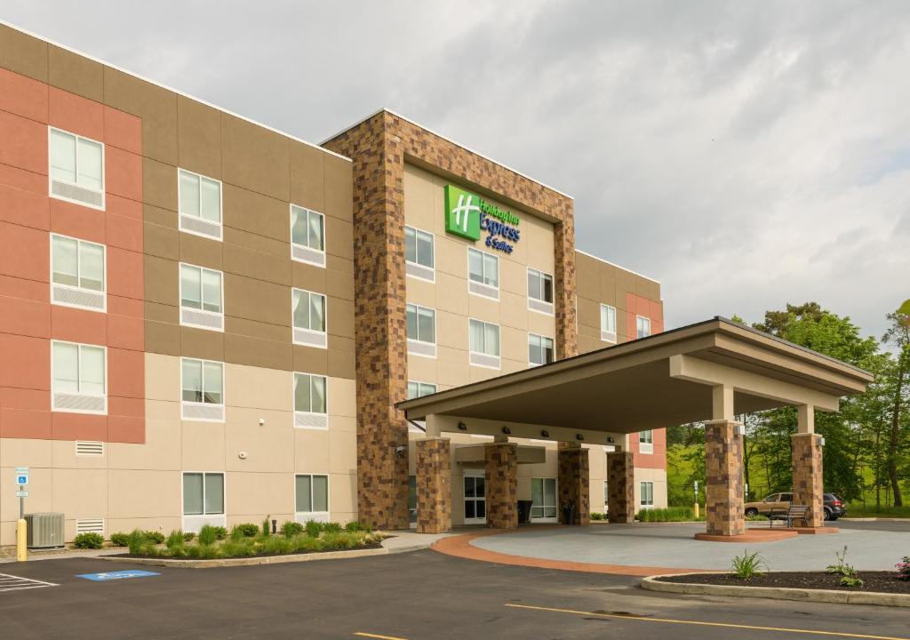 Image of  Holiday Inn Express & Suites Jamestown By IHG 