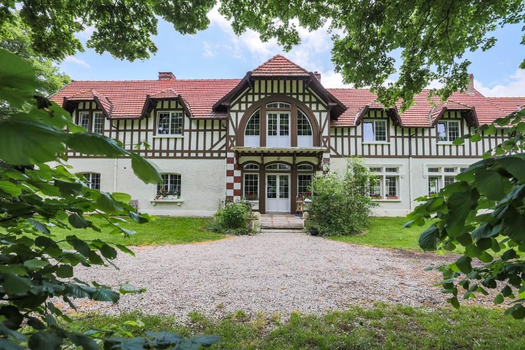 Image of  Chalet Des Longschamps 