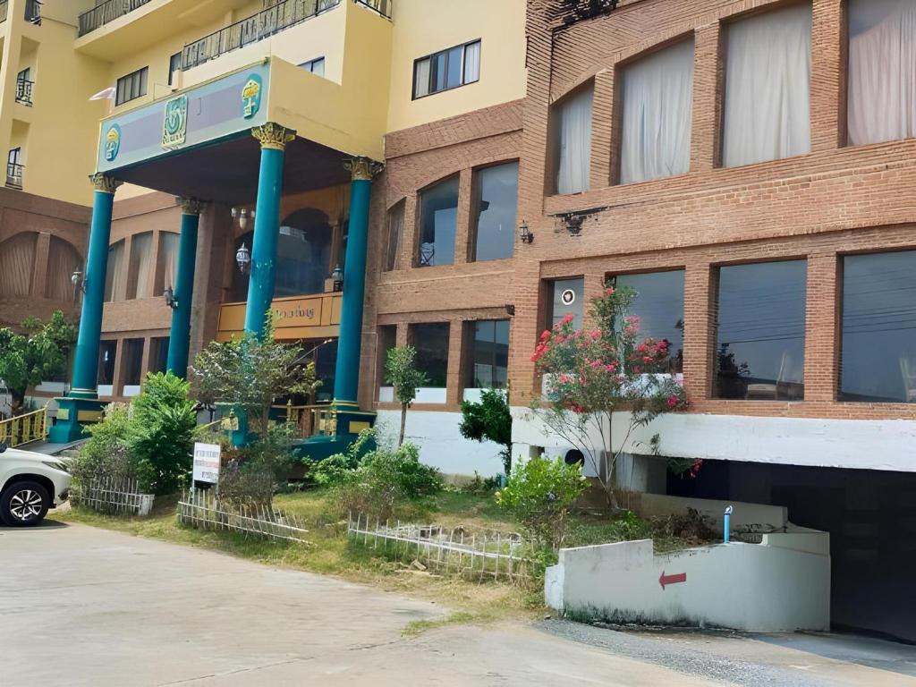 Image of 13 Coins Bang Yai Hotel